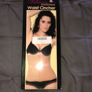 Waist cincher